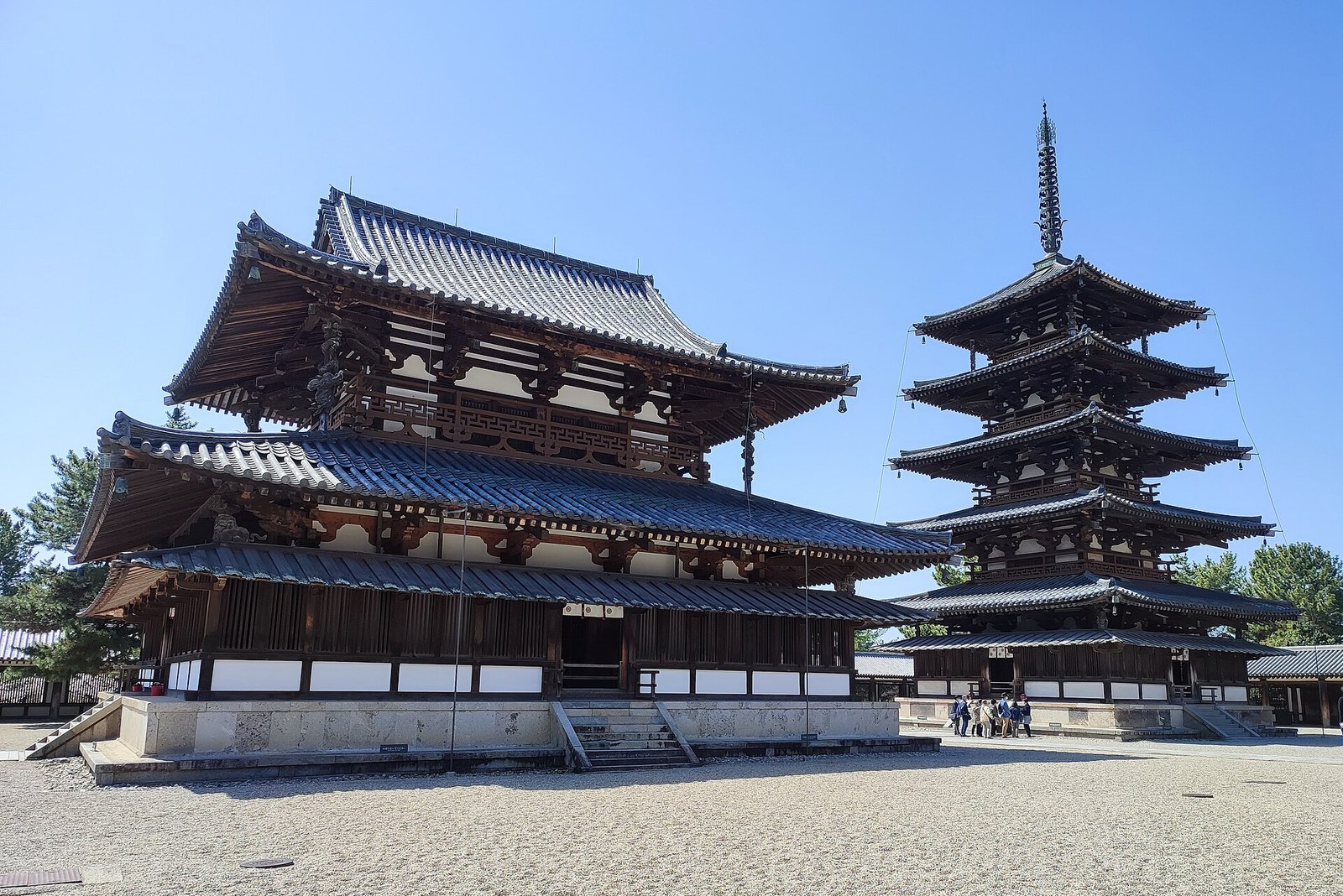 法隆寺金堂と五重塔